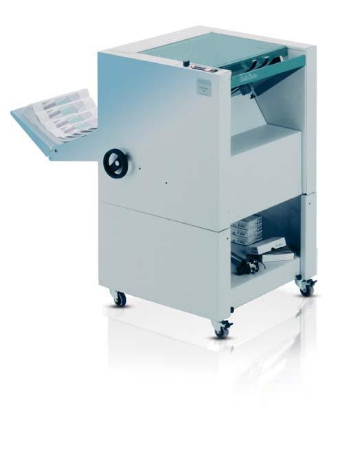 2 NAGEL Foldnak M2 Professional presentation with booklets The Foldnak M2 bookletmaker with easy push-button operation turns digital and offset prints into professional booklets.