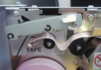 IMPORTANT If the tape core is not locked correctly, the tape is not fed correctly.