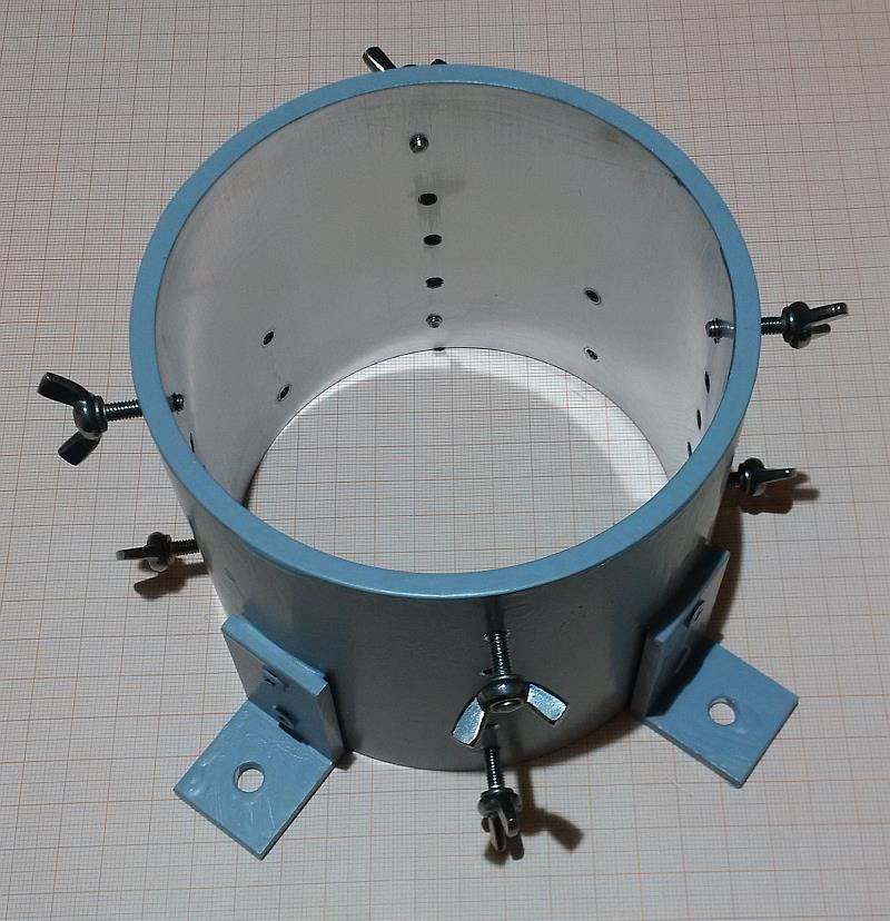 I've built a universal quick release mount for all my parabolic dishes, so I can quickly change the feeds for different frequency ranges. A detailed description can be found on my homepage www.dd1us.