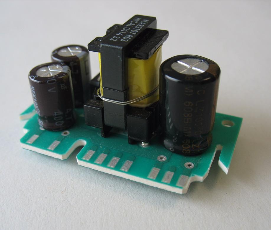 DC-DC step down power supply Preliminary Data Features Module DC-DC step down single output Wide range input voltage 100 370 V dc Output power 8W max Output voltage precision 5% Output short circuit