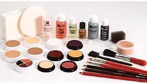 Mehron Mini-Pro Student Kit $25 Mini-Pro Student Makeup Kit, by Mehron< has been updated and simplified to give the user exactly what a modern performer needs to get ready for a performance.