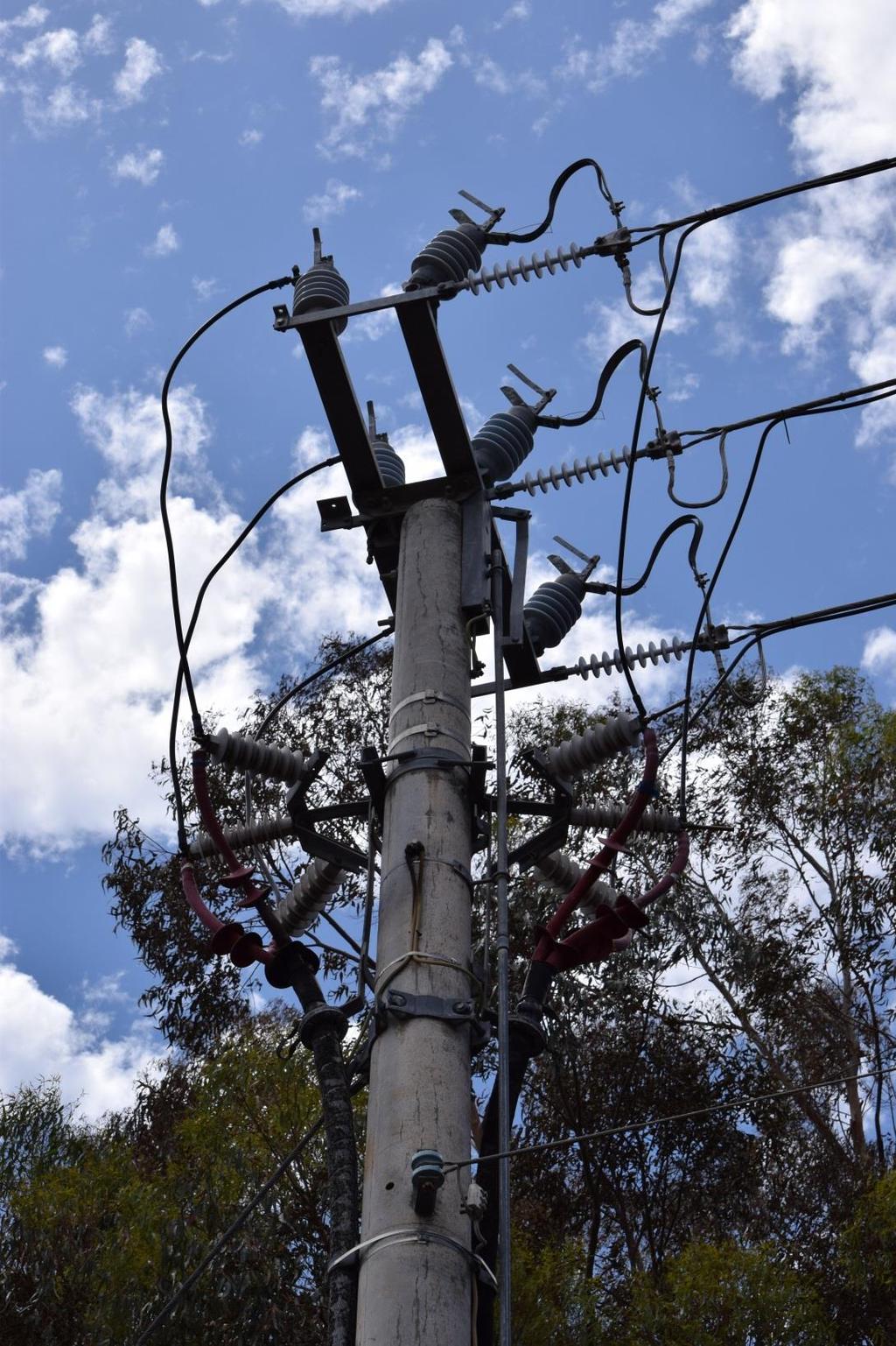 Figure 3 - Photograph taken by EnergySafety on 6 January 2015 of the pole and cable head termination as it was